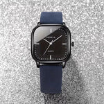 Analoge horloge met vierkante wijzerplaat