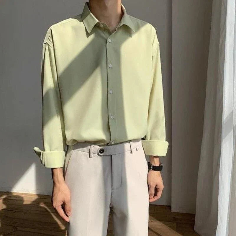 Daan | Lichtgroen overhemd in de kleur Matcha voor heren in Smart-casual stijl ideaal voor de herfst.
