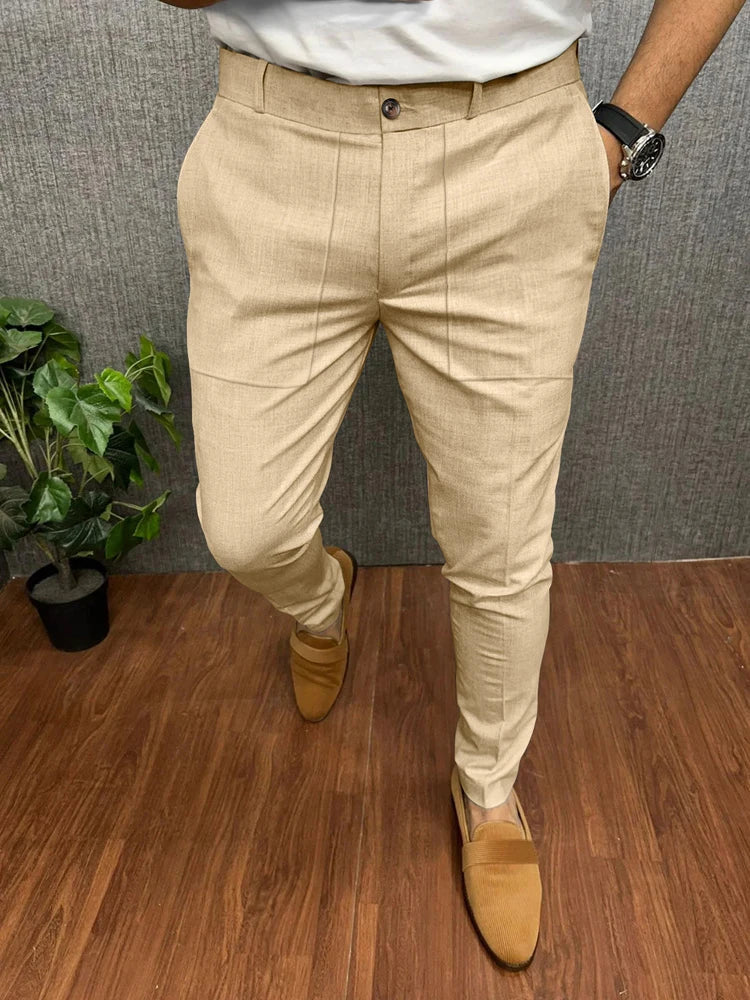 Daan | Stijlvolle potloodbroek voor heren in de kleur Khaki voor heren in stijl ideaal voor de lente.