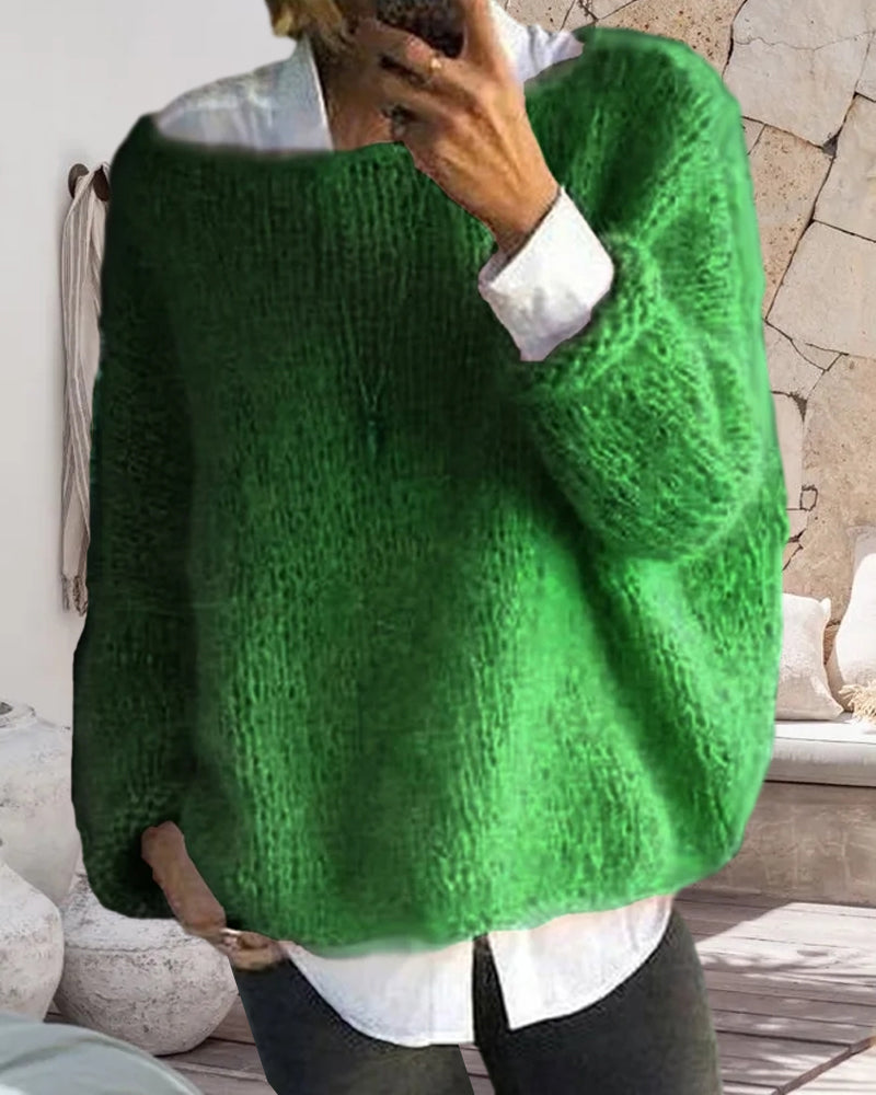 Danique Mell | Effen offshoulder pluizige trui in de kleur Groen voor dames in stijl ideaal voor de herfst.