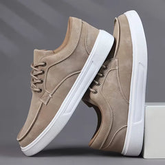 Lage sneakers met lace-up sluiting