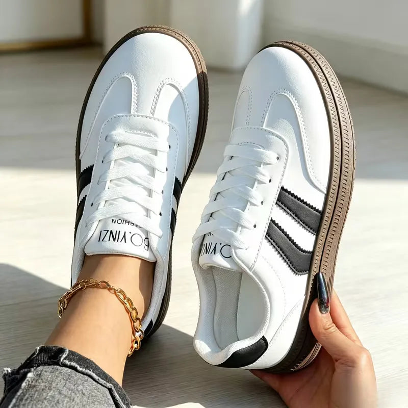 Lage sneakers met lace-up closure