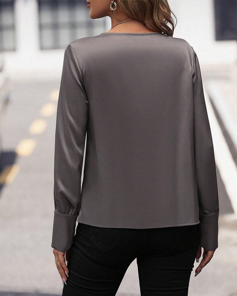 Effen kleur blouse met plooien in de kleur Grijs voor dames in stijl ideaal voor de herfst.