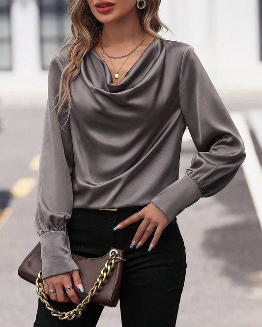 Effen kleur blouse met plooien in de kleur Grijs voor dames in stijl ideaal voor de herfst.