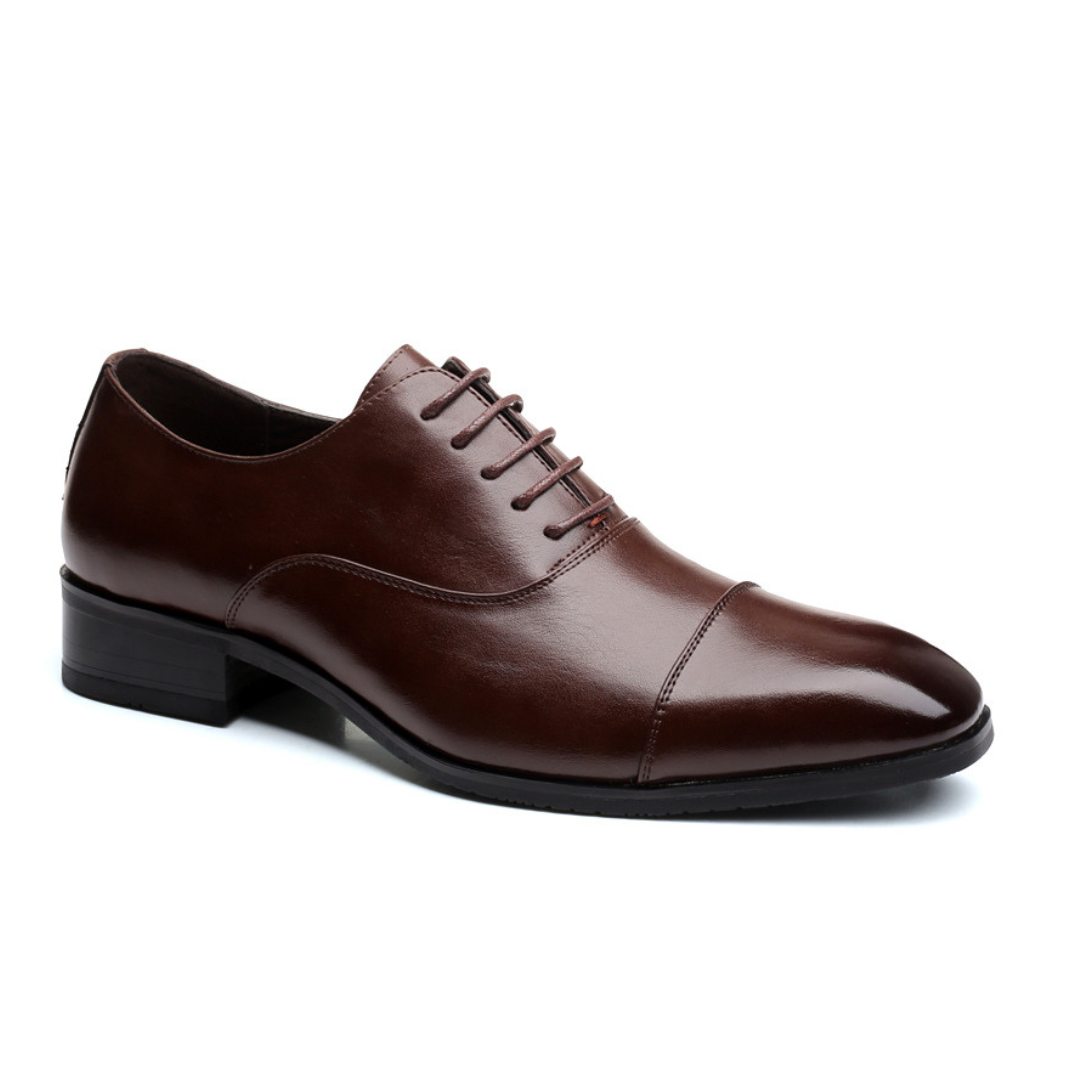 Erik | Klassieke leren schoenen in de kleur Bruin voor heren in Heritage stijl geschikt voor alle seizoenen.