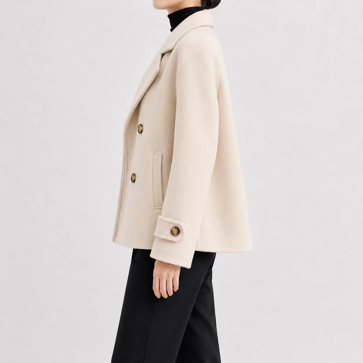 Korte trenchcoat met dubbele knopen