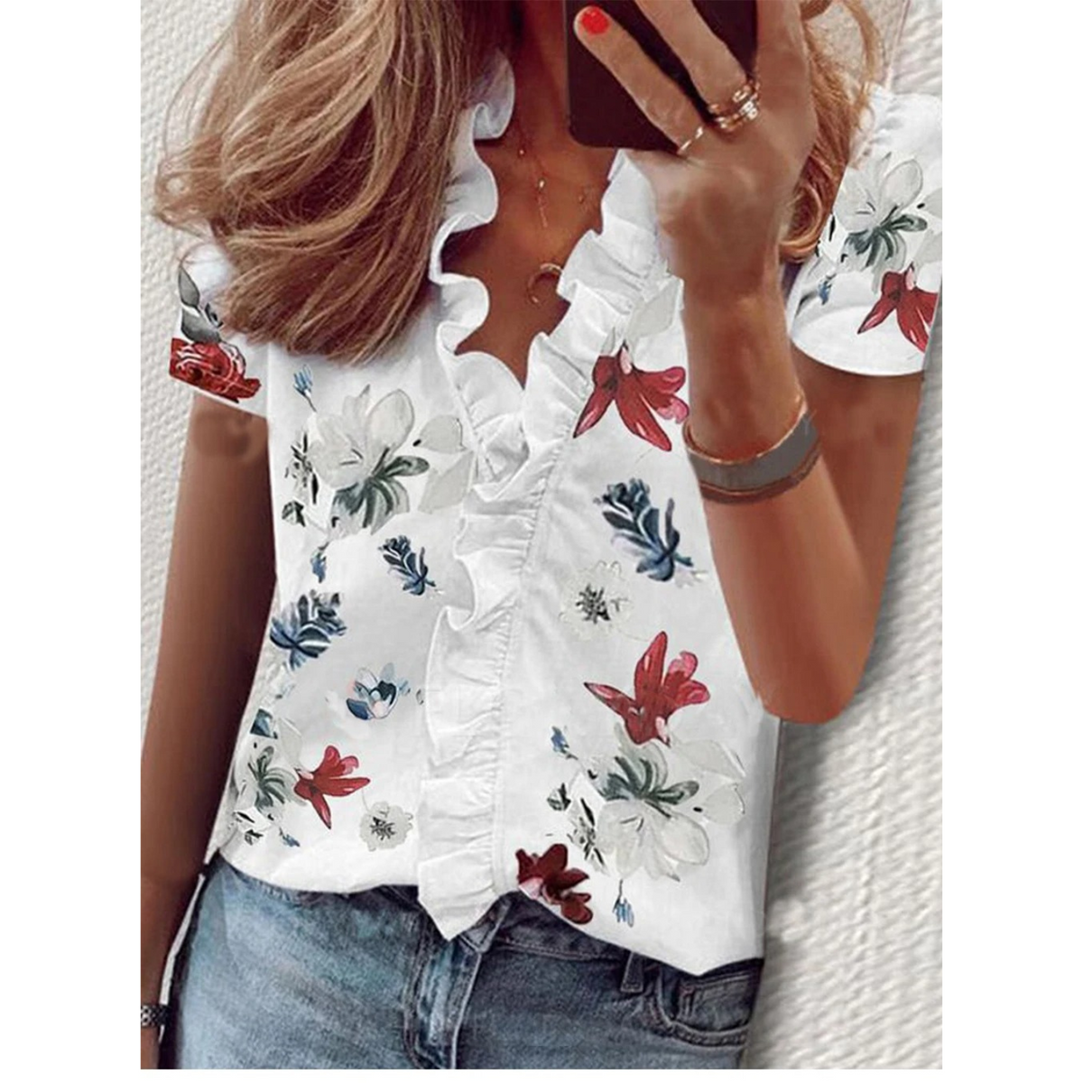 Femke | Chiffon blouse met pluches in de kleur Wit/Rood voor dames in stijl ideaal voor de herfst.