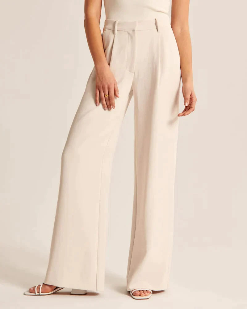 Femke | Elegante getailleerde damesbroek in de kleur Beige voor dames in stijl ideaal voor de lente.