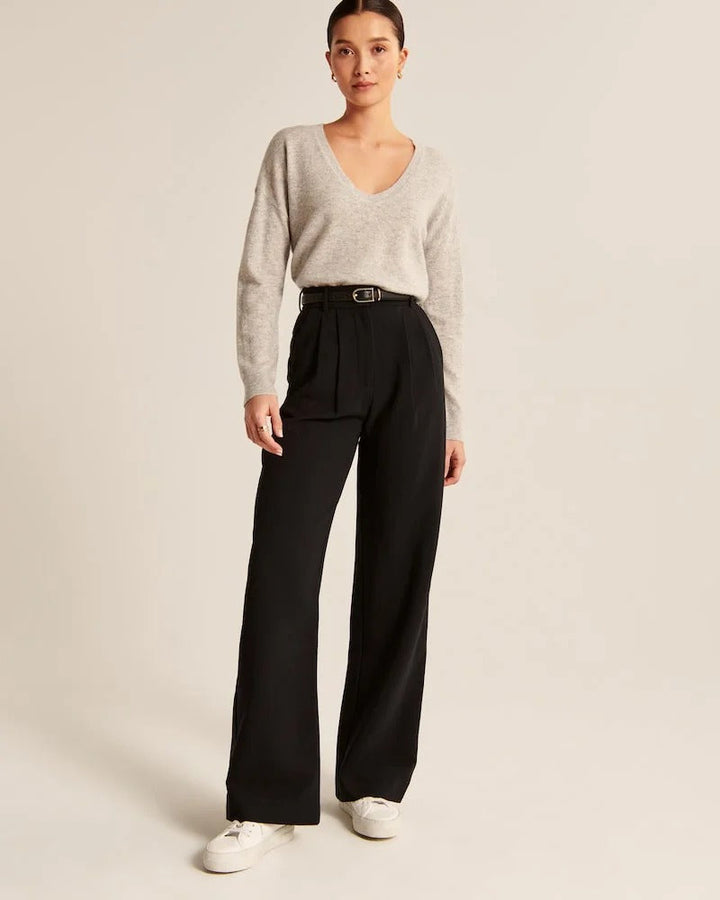 Femke | Elegante getailleerde damesbroek in de kleur Zwart voor dames in stijl ideaal voor de lente.