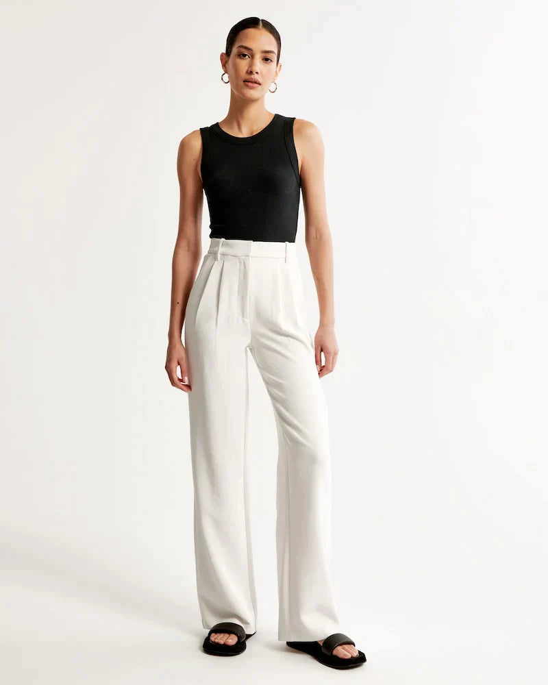 Femke | Elegante getailleerde damesbroek in de kleur Zwart voor dames in stijl ideaal voor de lente.