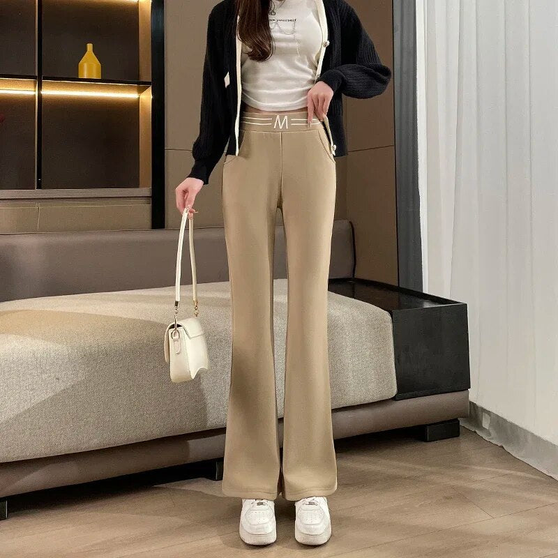 Femke | Stijlvolle wijde broek voor dames in de kleur Abrikoos voor dames in stijl ideaal voor de herfst.