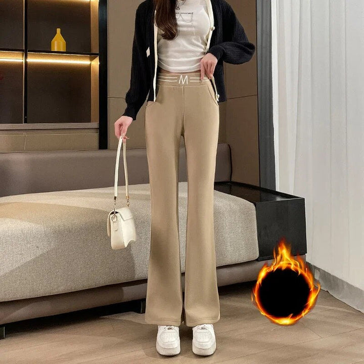 Femke | Stijlvolle wijde broek voor dames in de kleur Abrikoos (fluweel) voor dames in stijl ideaal voor de herfst.