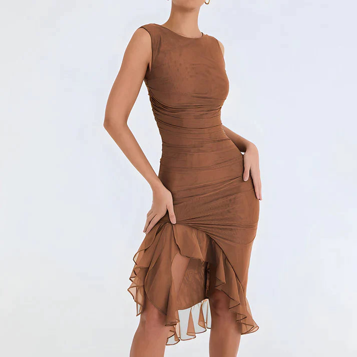 Fenna | Elegante bodycon jurk met ruches in de kleur Bruin voor dames in Party stijl ideaal voor de lente.