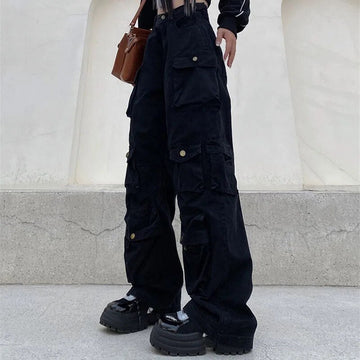 Fenna | Stijlvolle Multi-Pocket Cargo Broek in de kleur Zwart voor dames in Outdoor stijl geschikt voor alle seizoenen.