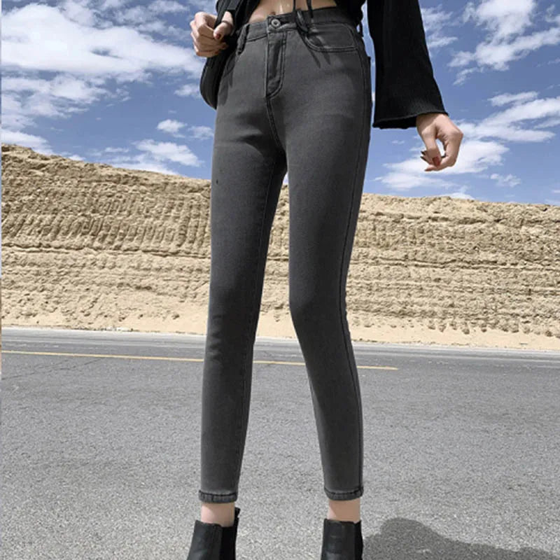 Fieke | Warm gevoerde damesjeans in de kleur Blauw/Geel voor dames in stijl geschikt voor alle seizoenen.