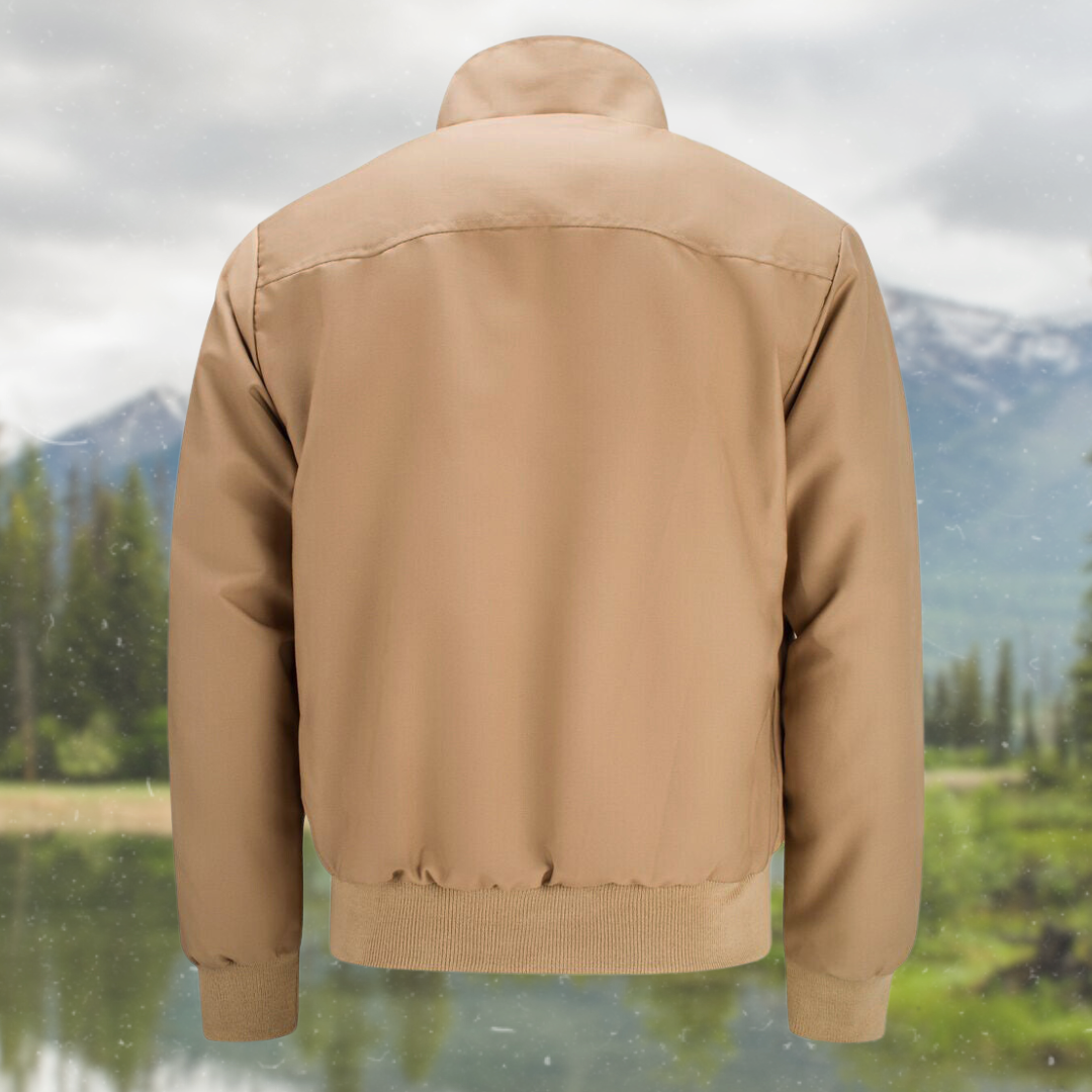 Stoer Harrington jasje, perfect voor een trendy look. Inclusief ingewerkte schoudernaden, praktische zakken, geribbelde manchetten en zoom, meerlaagse voering, ontspannen pasvorm en omgeslagen kraag voor veelzijdige uitstraling.