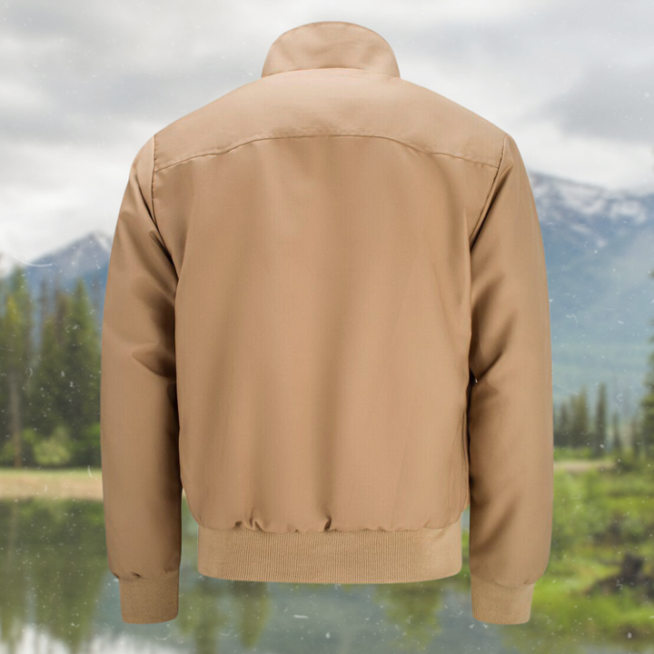 Stoer Harrington jasje, perfect voor een trendy look. Inclusief ingewerkte schoudernaden, praktische zakken, geribbelde manchetten en zoom, meerlaagse voering, ontspannen pasvorm en omgeslagen kraag voor veelzijdige uitstraling.