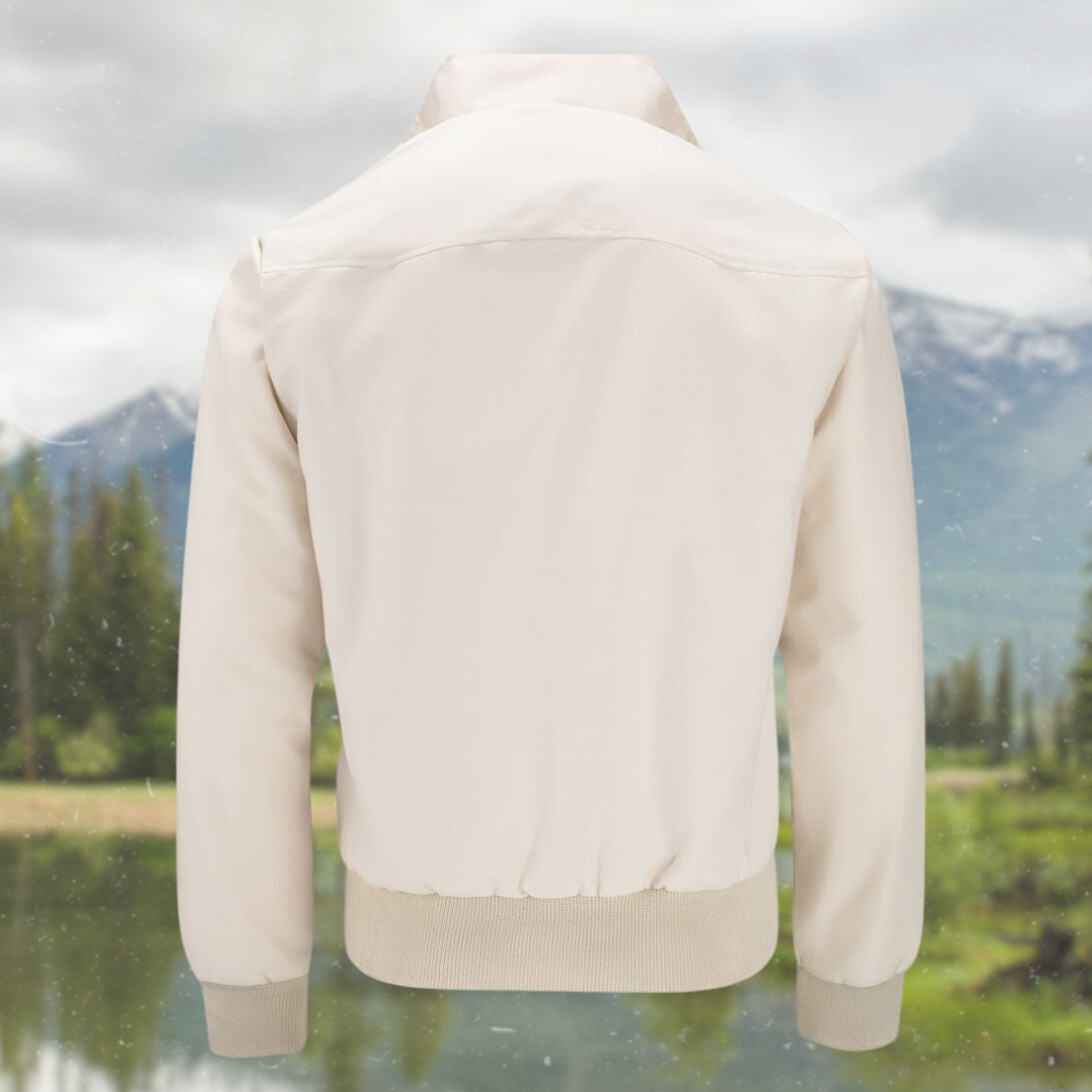 Stoer Harrington jasje, perfect voor een trendy look. Inclusief ingewerkte schoudernaden, praktische zakken, geribbelde manchetten en zoom, meerlaagse voering, ontspannen pasvorm en omgeslagen kraag voor veelzijdige uitstraling.