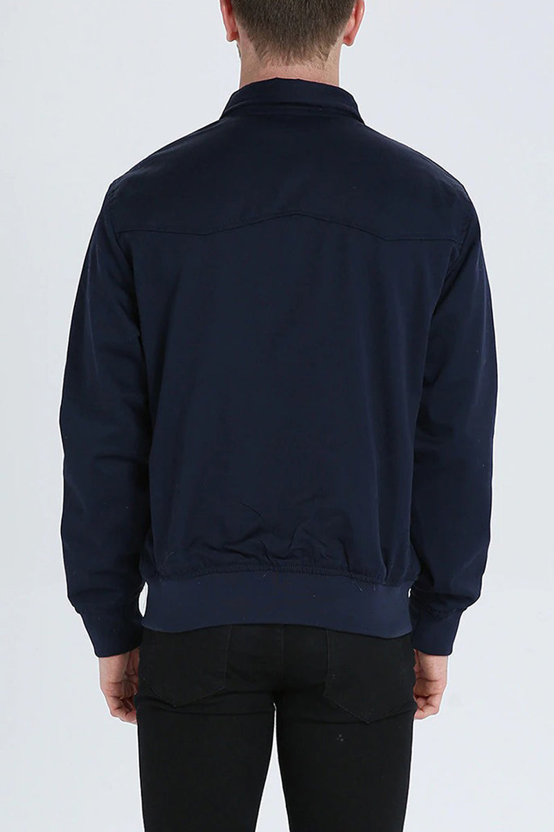 Stoer Harrington jasje, perfect voor een trendy look. Inclusief ingewerkte schoudernaden, praktische zakken, geribbelde manchetten en zoom, meerlaagse voering, ontspannen pasvorm en omgeslagen kraag voor veelzijdige uitstraling.