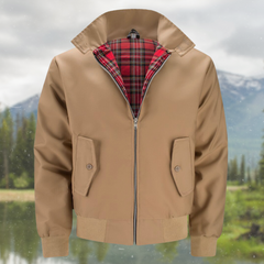 Stoer Harrington jasje, perfect voor een trendy look. Inclusief ingewerkte schoudernaden, praktische zakken, geribbelde manchetten en zoom, meerlaagse voering, ontspannen pasvorm en omgeslagen kraag voor veelzijdige uitstraling.