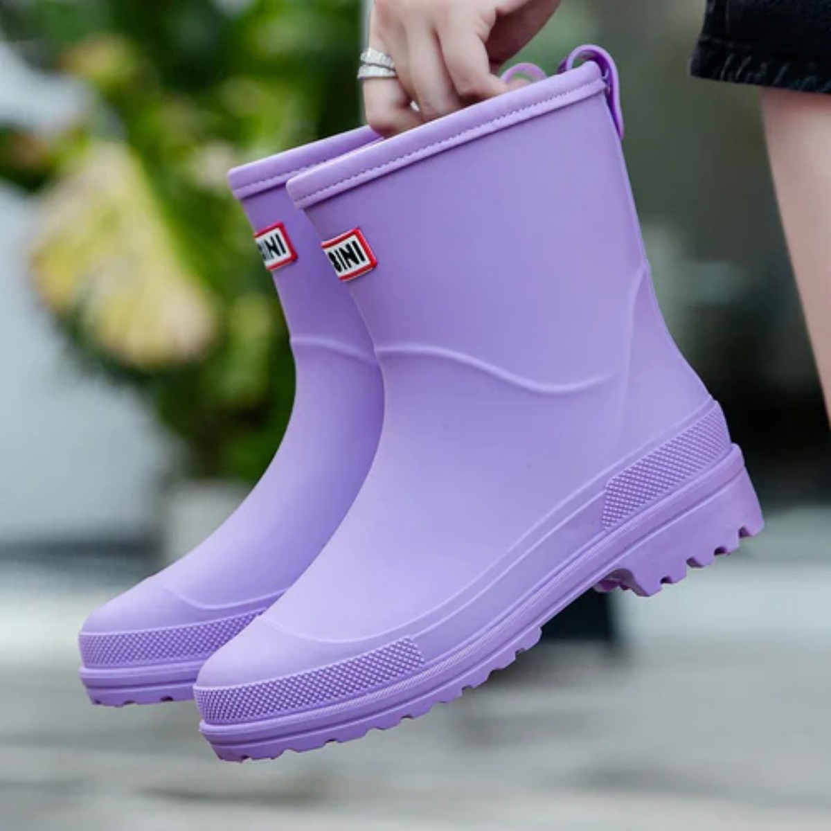 Floor | Trendy waterdichte dames regenlaarzen in de kleur Paars voor dames in Outdoor stijl ideaal voor de lente.