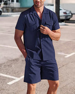 Herenoverhemd en korte broek in de kleur Donkerblauw voor heren in stijl ideaal voor de lente.