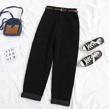 Hilda | Corduroy broek voor dames in de kleur Zwart voor dames in stijl ideaal voor de herfst.
