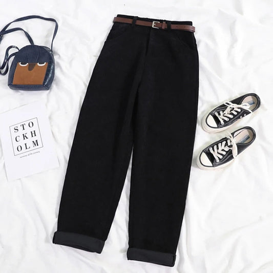 Hilda | Corduroy broek voor dames in de kleur Zwart voor dames in stijl ideaal voor de herfst.