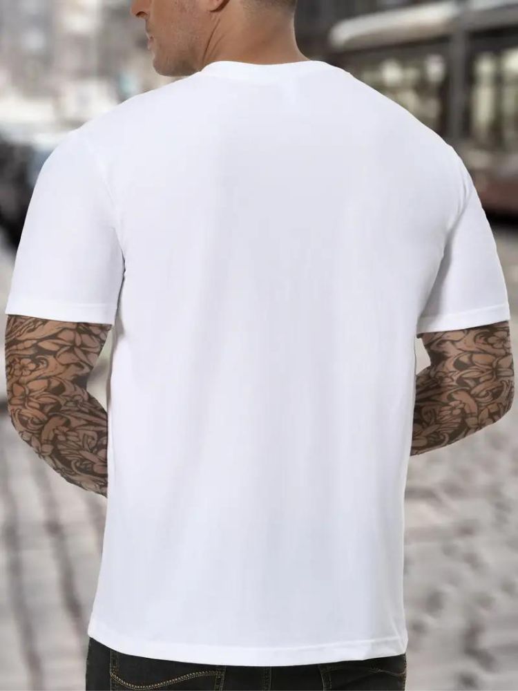 Hoge Hals T-Shirt in de kleur Wit voor heren in stijl ideaal voor de lente.