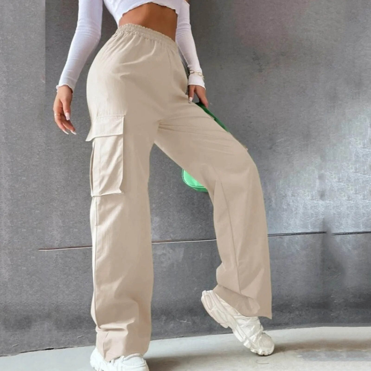 Janlie | Dames hoge taille cargo broek in de kleur Beige voor dames in Outdoor stijl geschikt voor alle seizoenen.