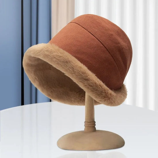 Klara | Klassiek & stijlvol winter vissershoedje in de kleur Caramel voor dames in Heritage stijl ideaal voor de winter