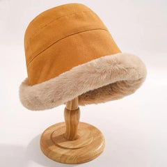 Klara | Klassiek & stijlvol winter vissershoedje in de kleur Caramel voor dames in Heritage stijl ideaal voor de winter