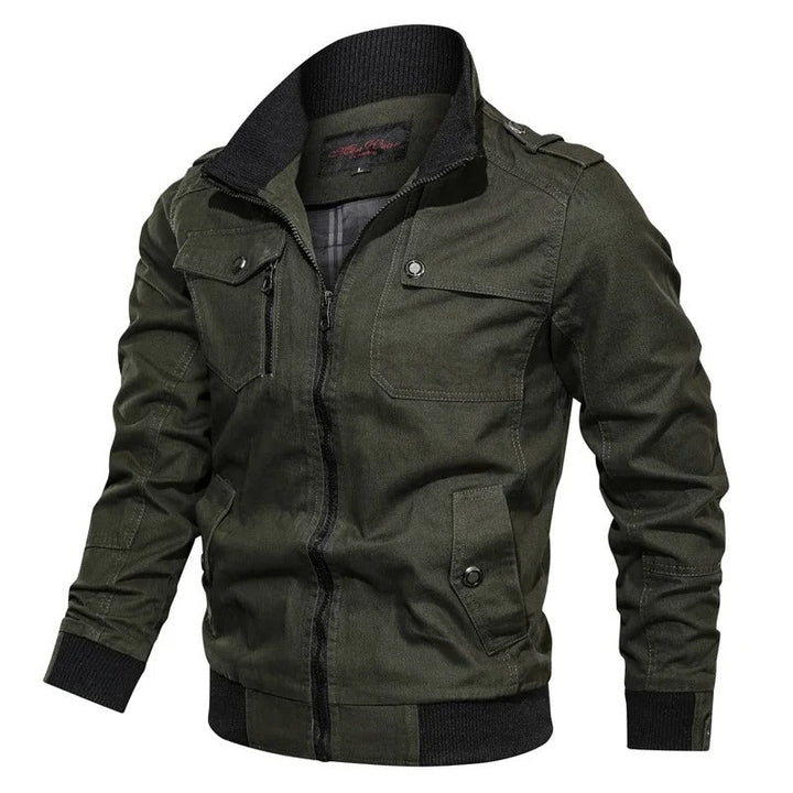 Zomerjas voor heren, perfect voor een trendy motorfietsstijl in diverse outfits. Ideaal voor lente en zomer, met een modieus en comfortabel ontwerp. Maattabel (cm): M - borst 104, lengte 66, schouder 44, mouwen 63.5 | L - borst 108, lengte 68, schouder 45.2, mouwen 65 | XL - borst 112, lengte 70, schouder 46.4, mouwen 66.5 | 2XL - borst 116, lengte 72, schouder 47.6, mouwen 68 | 3XL - borst 120, lengte 74, schouder 48.8, mouwen 69.5 | 4XL - borst 124, lengte 76, schouder 50, mouwen 71