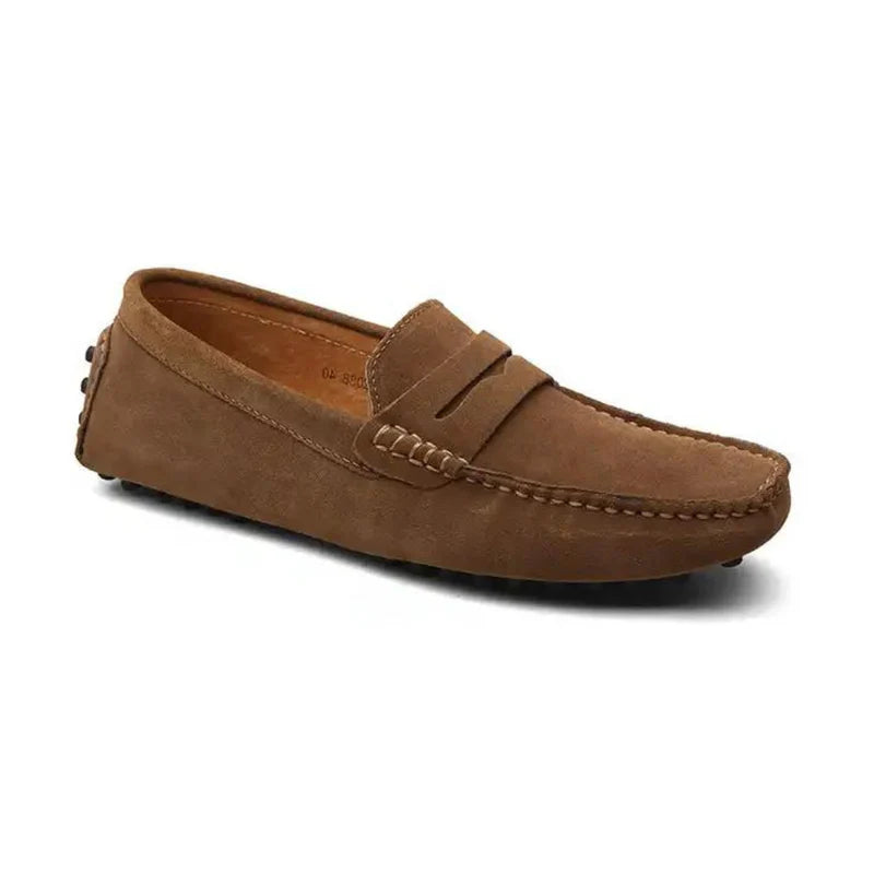 Liam | Suède driver instappers in de kleur Bruin voor heren in Heritage stijl ideaal voor de lente.