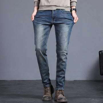 Liam | Trendy bikerjeans voor mannen in de kleur Blauw voor heren in stijl ideaal voor de herfst.