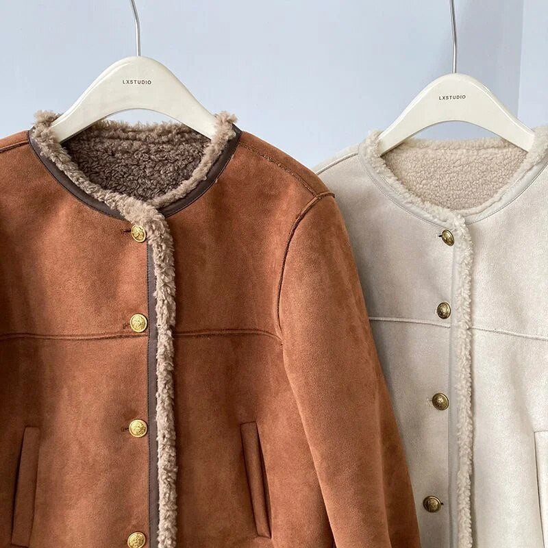 Lola | Luxe fleece jas in de kleur Bruin voor dames in stijl ideaal voor de herfst.