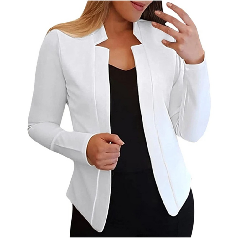 Lotte | Kleine dames blazer in solide kleur in de kleur Wit voor dames in Formal stijl ideaal voor de herfst.