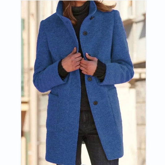 Lotte | Winddichte damesmantel met opstaande kraag in de kleur Blauw voor dames in Outdoor stijl ideaal voor de herfst.