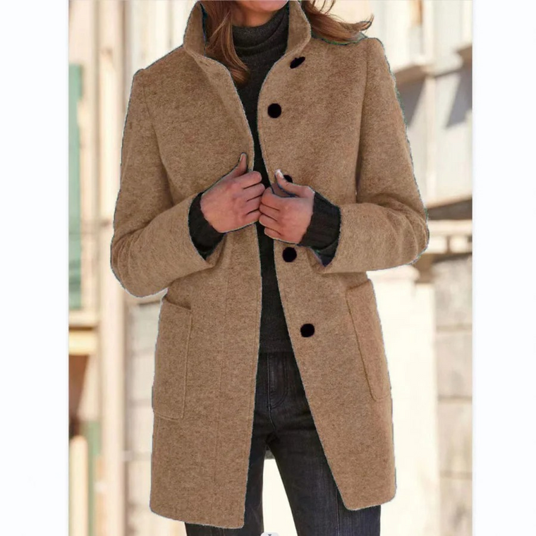 Lotte | Winddichte damesmantel met opstaande kraag in de kleur Bruin voor dames in Outdoor stijl ideaal voor de herfst.