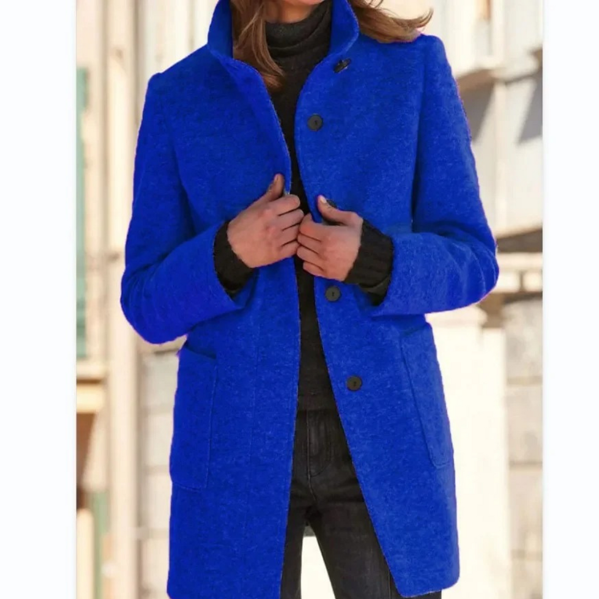 Lotte | Winddichte damesmantel met opstaande kraag in de kleur Donkerblauw voor dames in Outdoor stijl ideaal voor de herfst.