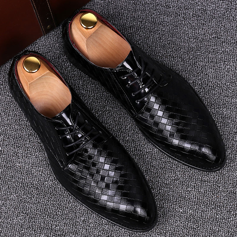 Lucas | Formele leren nette veterschoenen voor mannen in de kleur Zwart voor heren in stijl geschikt voor alle seizoenen.