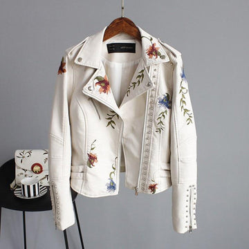 Maartje | Vrouwenjack met bloemen in de kleur Beige voor dames in stijl geschikt voor alle seizoenen.