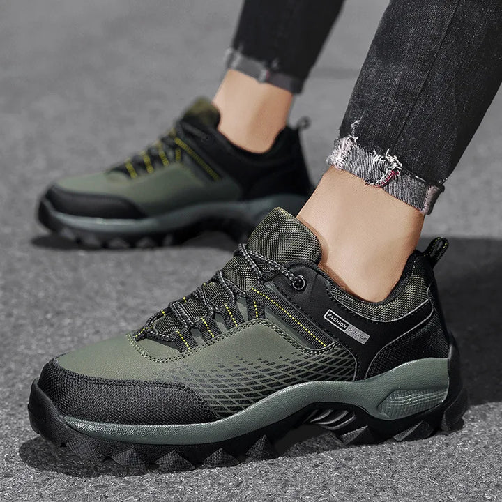 Mees | Comfortabele herenschoenen in de kleur Zwart voor heren in stijl geschikt voor alle seizoenen.