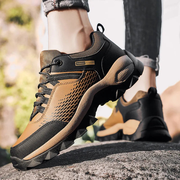 Mees | Comfortabele herenschoenen in de kleur Zwart voor heren in stijl geschikt voor alle seizoenen.