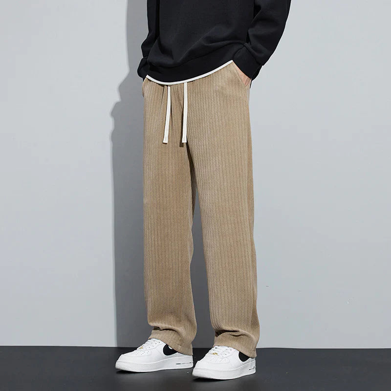 Memphis | Zwarte fluwelen broek in de kleur Beige voor heren in stijl geschikt voor alle seizoenen.