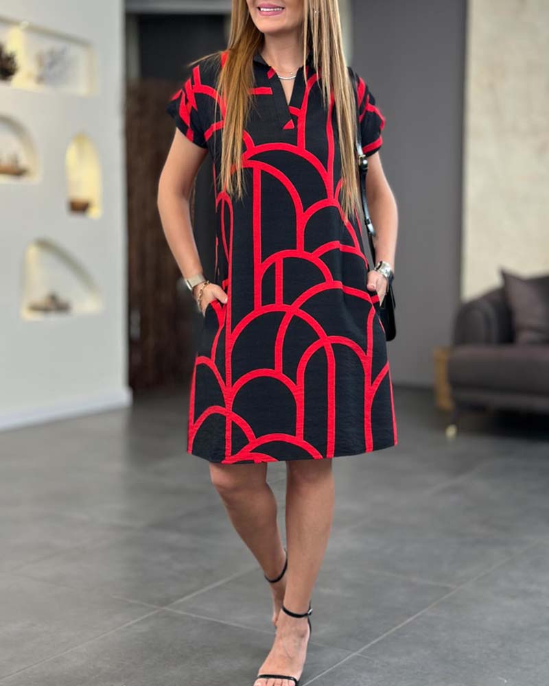 Midi jurk met korte mouwen en V-hals in de kleur Zwart voor dames in stijl ideaal voor de lente.