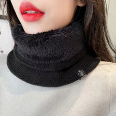 Mieke | Warme & stijlvolle nekwarmer in de kleur Zwart voor dames in Lounge stijl ideaal voor de winter