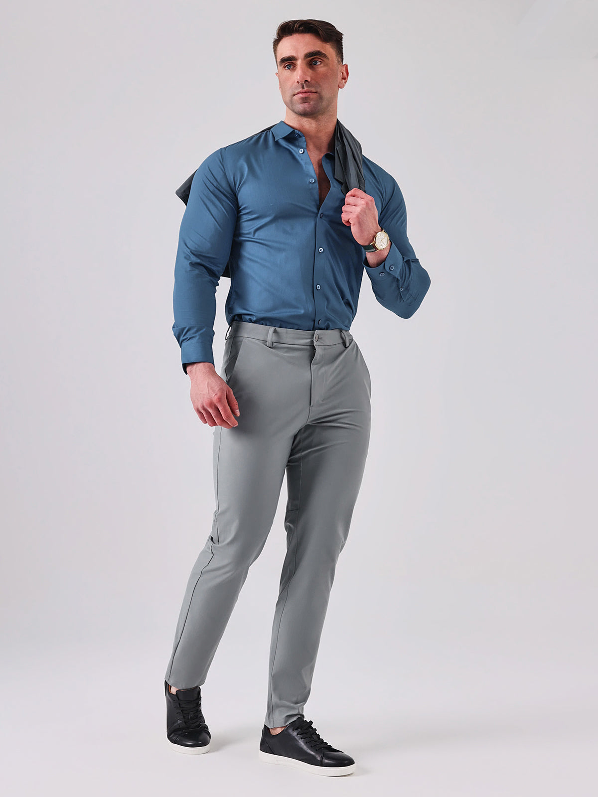 Mike | Slanke broek in de kleur Bruin voor heren in stijl geschikt voor alle seizoenen.