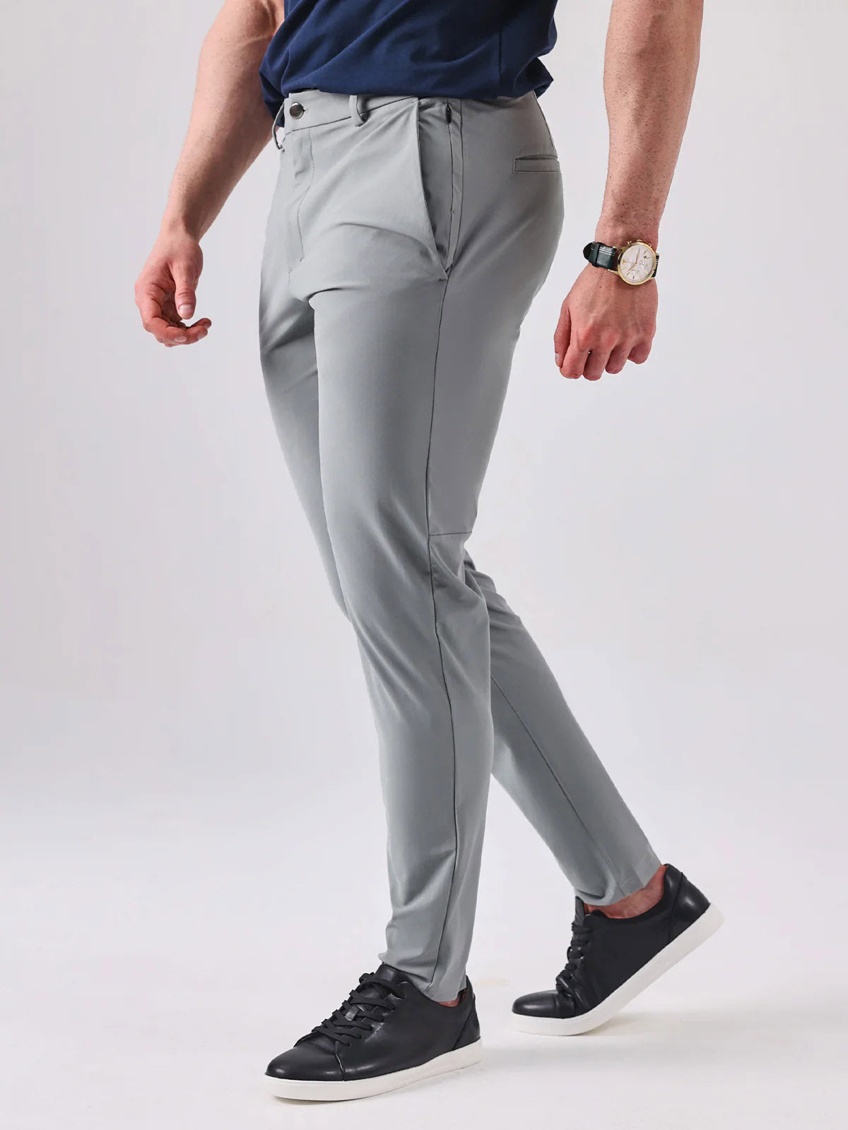 Mike | Slanke broek in de kleur Bruin voor heren in stijl geschikt voor alle seizoenen.