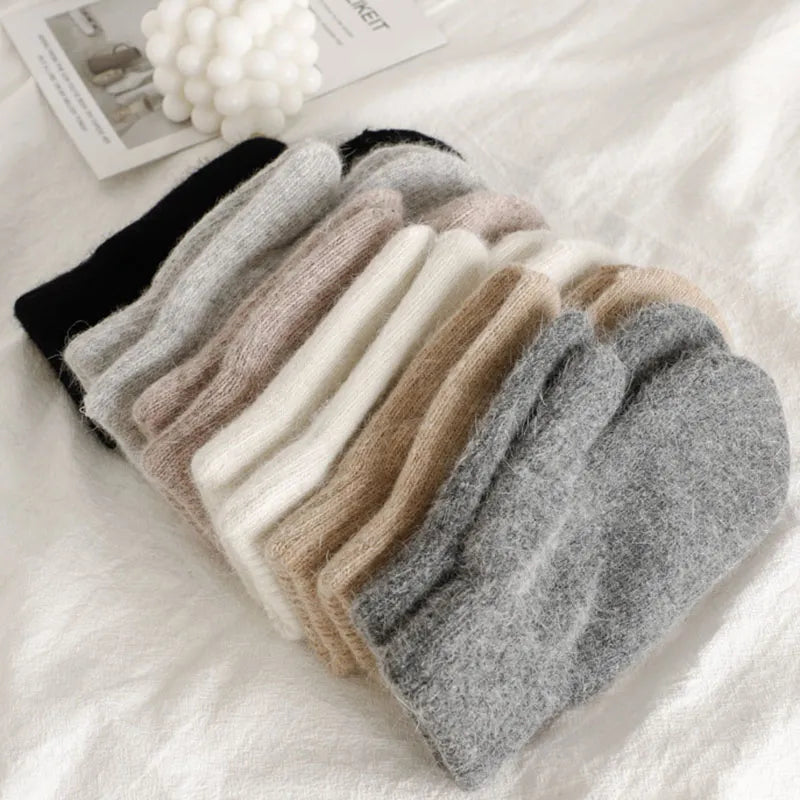 Nessa | Warme & stijlvolle pluche wanten in de kleur Blauw voor dames in Lounge stijl ideaal voor de winter